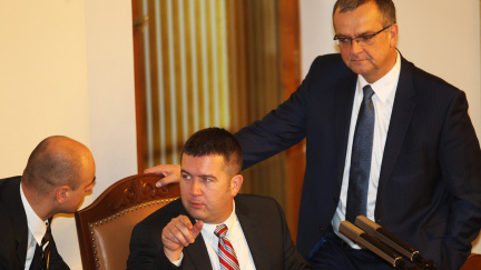 Kalouskovy trampoty: Kníže mizí a Starostové mu prý chtějí utéct