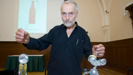 Zemřel sochař Vratislav Karel Novák, autor letenského Metronomu