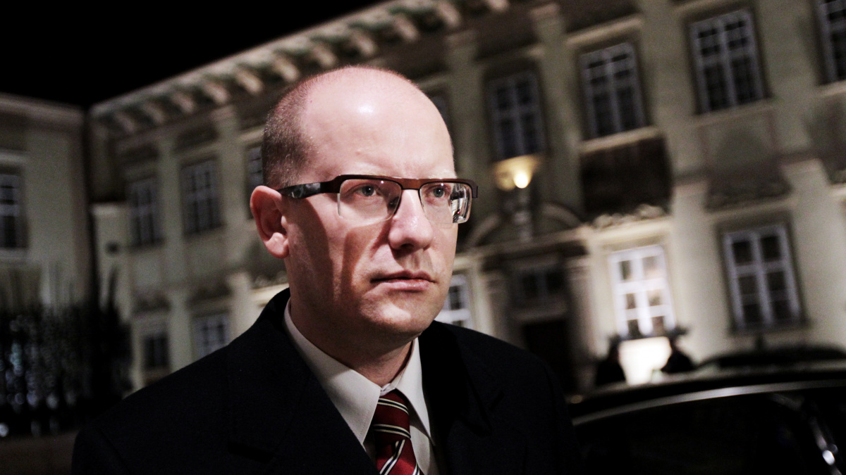 Sobotka jede do Polska, chce vyjednat lepší spojení a čistý vzduch