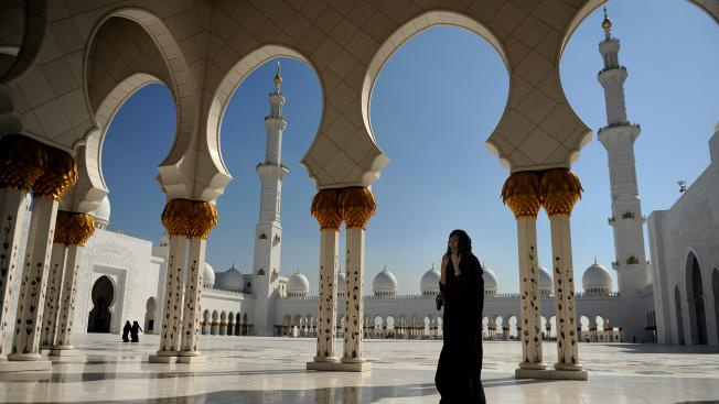 Poznejte Spojené arabské emiráty. Češi tam mohou nově bez víz