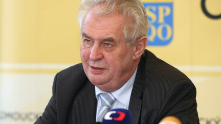 Zeman souhlasí s pomocí ČR iráckým Kurdům. České zbraně jim dobře poslouží
