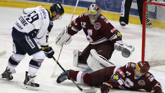 Sudí Jeřábek a Minář dostali za chyby pokutu a stop na dvě utkání