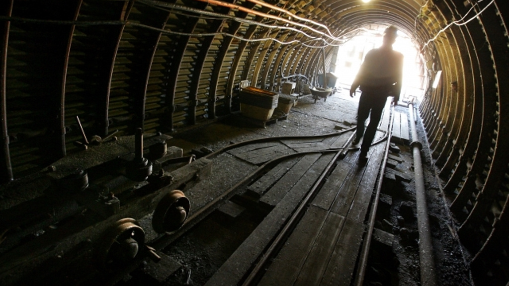 V podzemí Dolu Karviná přišel o život horník