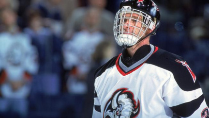 Hašek byl uveden do Síně slávy Buffala a dostal šavli