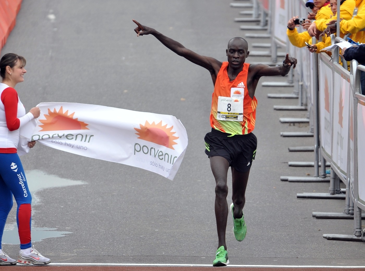 Na pražském půlmaratonu padl rekord. Vítězi jsou Keňané Chepkiruiová a Kirui
