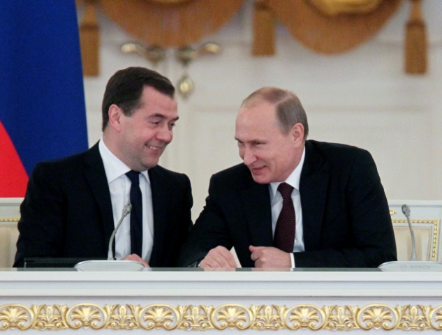 Putin odměnil sebe a Medveděva za dobrou práci zvýšením platu