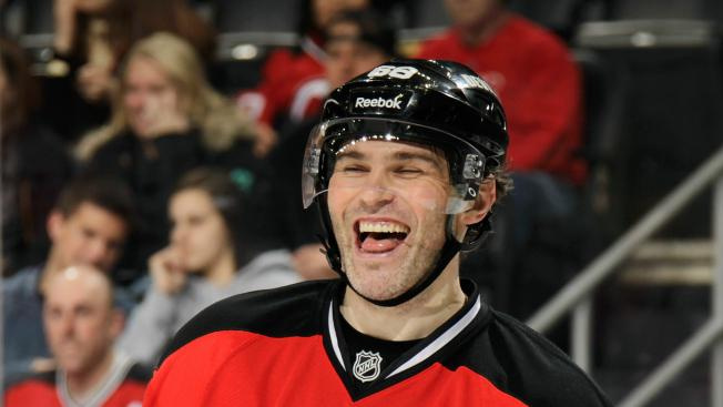 Jágr opět přepisoval historické tabulky. Předstihl Gordieho Howea