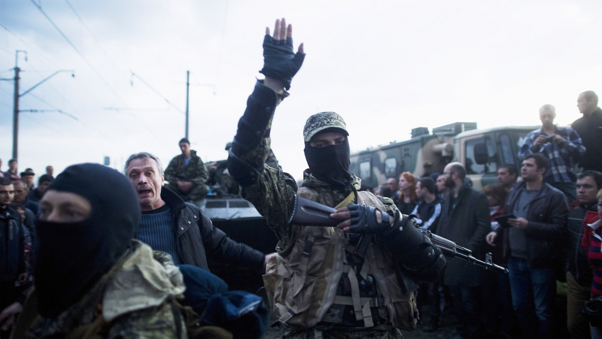 Při večerním střetu v Mariupolu zemřeli tři proruští separatisté, hlásí vláda