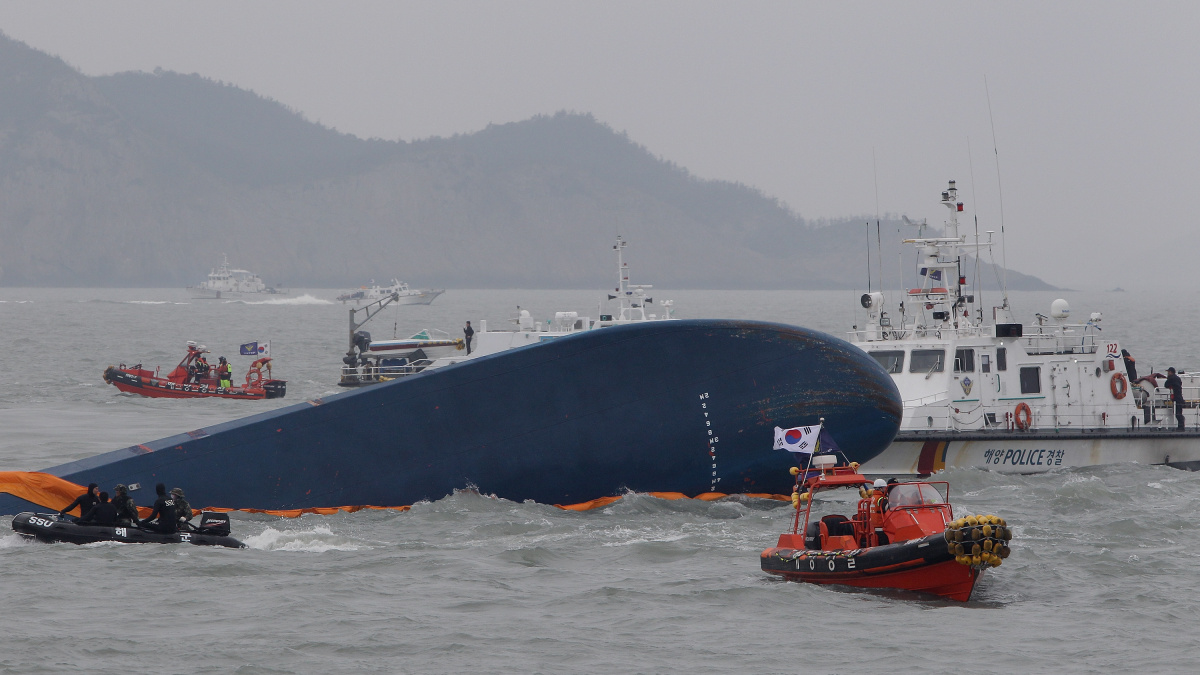 Počet obětí katastrofy jihokorejského trajektu stoupl na 171