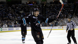 Hertl vstřelil ve svém prvním zápase v play off NHL branku