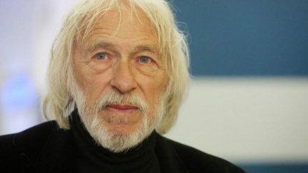 Pierre Richard přijel do Prahy dražit víno. Výtěžek půjde na charitu