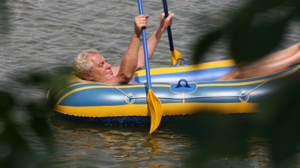 Tonoucí Putin, zachránce Obama a mírotvůrce Zeman