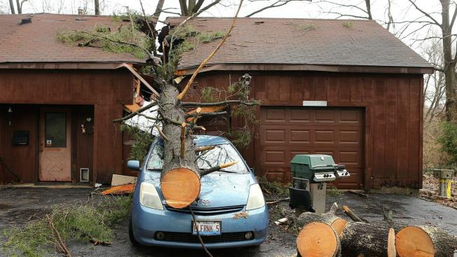 Bouřkový systém s tornády usmrtil v USA 12 lidí