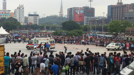 Další teror v Číně. Útočníci měli půl metru dlouhé nože