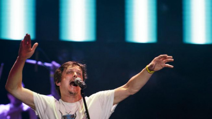 Kapela Chinaski odehraje benefiční akustický koncert ve vile Tugendhat