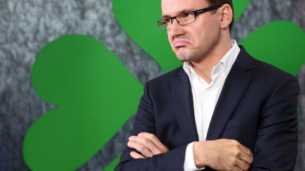 Běží liška k Táboru...Šéf zelených se kvůli volbám vzdá funkce