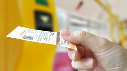Pražský dopravní podnik bude jízdenky prodávat sám. Ušetří miliony