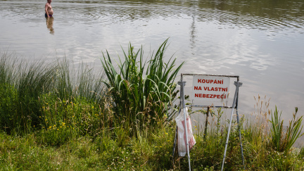 Nejlepší voda ke koupání je v Divoké Šárce a Motole. Nejhorší na Džbáně