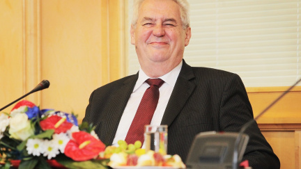 ITAR-TASS: Zeman navrhuje zrušit víza pro Rusy