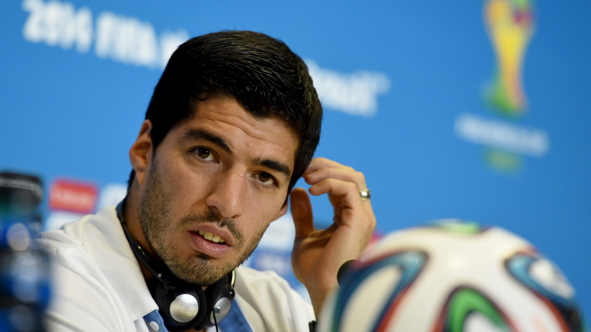 Už nikdy nikoho nekousnu, slibuje bouřlivák Suárez