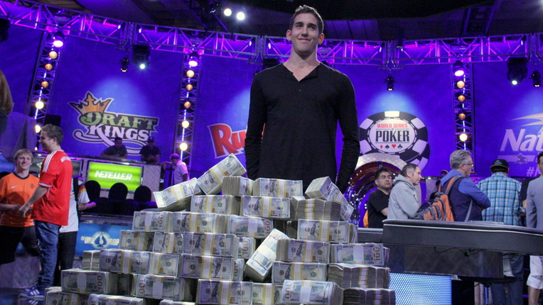 Pohádková výhra v pokeru! Mladý Američan je bohatší o 300 milionů