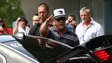 Mel Gibson dorazil do Karlových Varů. Přijel si pro Křišťálový glóbus