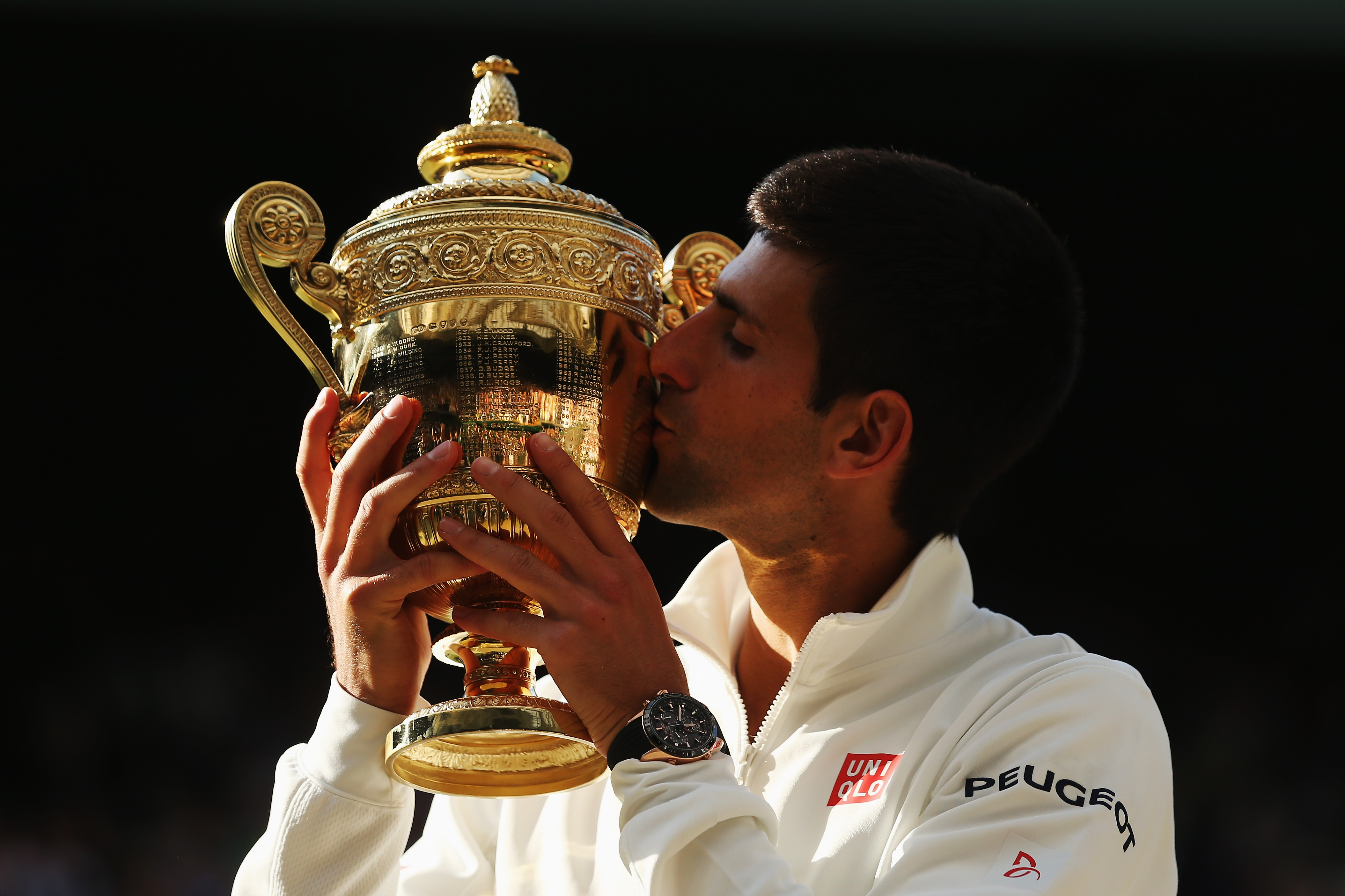 Djokovič vyhrál podruhé v kariéře Wimbledon. Federer však bojoval jako lev
