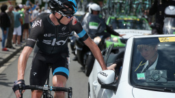 Chris Froome loňský titul z Tour neobhájí, odstoupil již v páté etapě