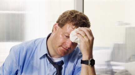 Rychlé tipy, jak ochladit byt i sebe? Vypněte televizi a napusťte si vodu