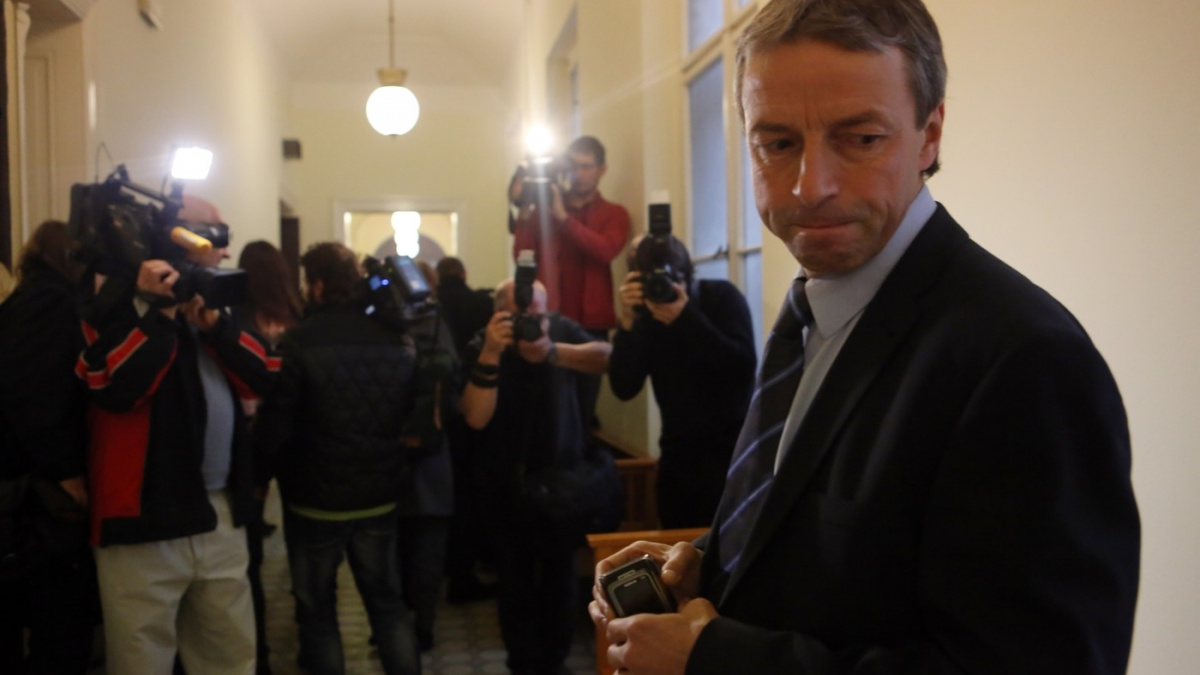 Exprimátor Bém 'vstal z mrtvých'. Usiluje o post šéfa protidrogové politiky EU