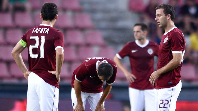 Fotbalisté Sparty na úvod EL prohráli v Neapoli 1:3