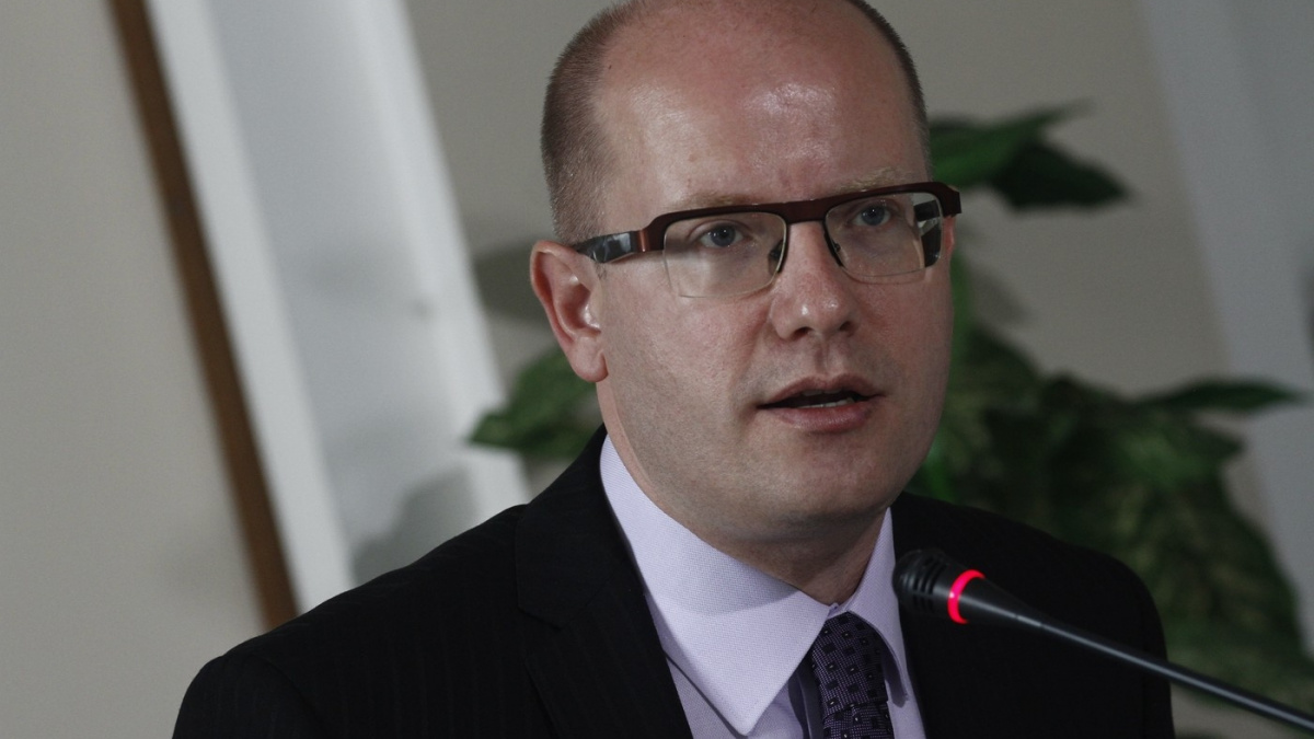 Sobotka: Kvůli názoru prezidenta dohodu na služebním zákonu nezrušíme