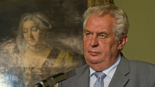 Prezident Zeman se 'zabejčil'. Nechce vydat církvi Mladotův dům