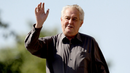 Zeman ve Francie vzpomínal na legionáře a varoval před hrozbou radikálního islámu