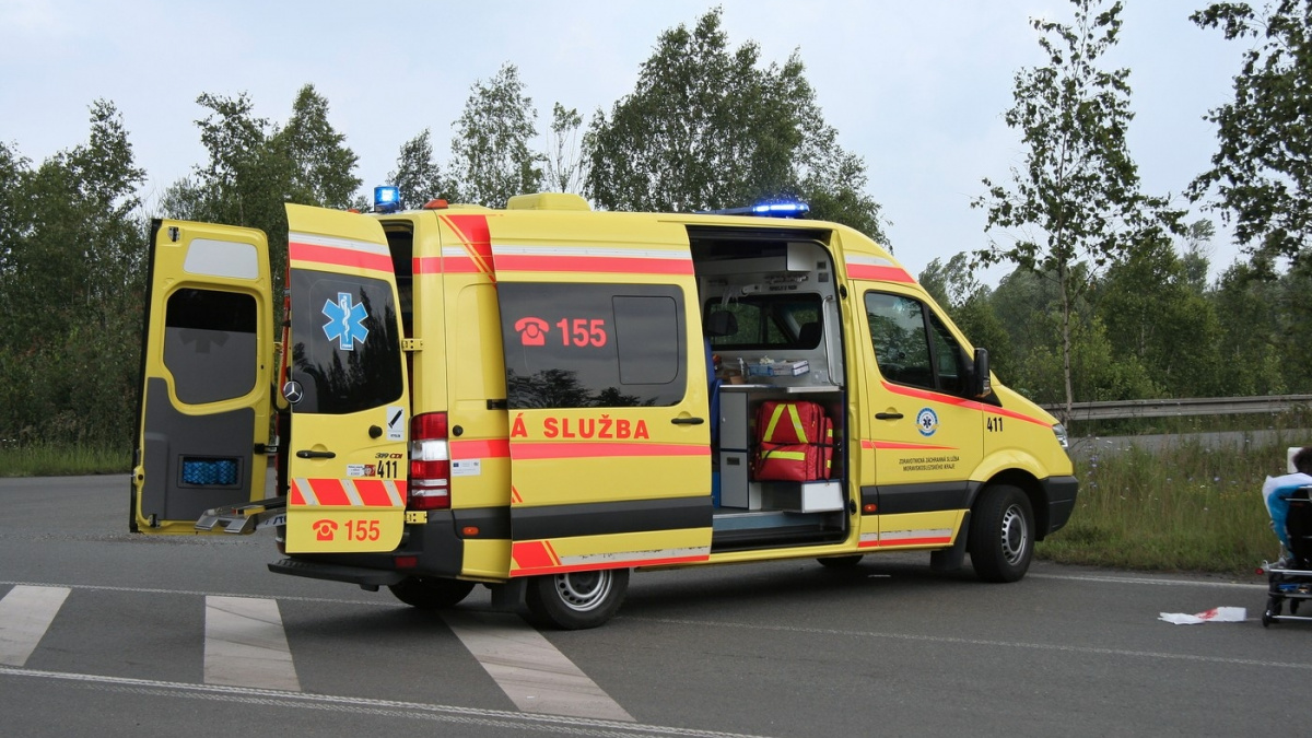 Na Táborsku havaroval autobus. Zemřeli dva lidé
