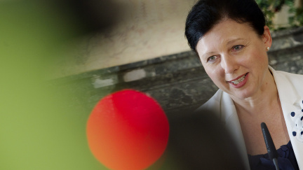 Komentář: Jourová aparátní podržtaškou. Junckerova komise sází na akceschopnost