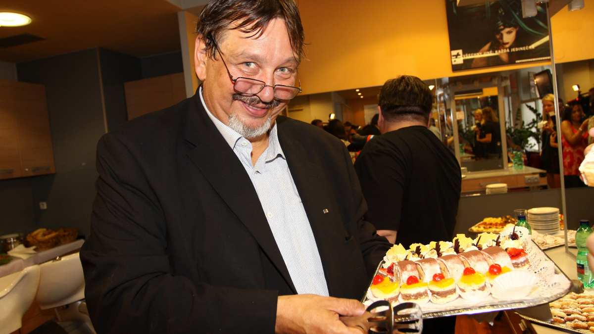 Jančík, Bürgermeister či Janeček se chtějí vrátit. Proč to dělají?