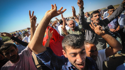 Islamisté se stahují z Kobani, Kurdové počítají ztráty na životech