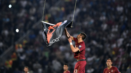 Srbsko-albánské kočkování na fotbale vyvolalo lidové nepokoje