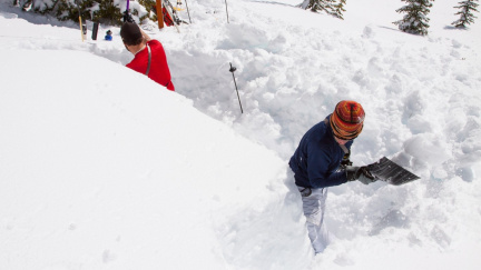 Aktualizováno: V Nepálu pohřešují po závalu lavinou 63 Čechů