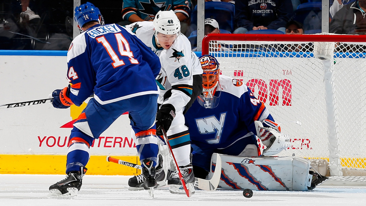 Sekáč dal svůj první gól v NHL, Hertl zařídil 'Žralokům' bod