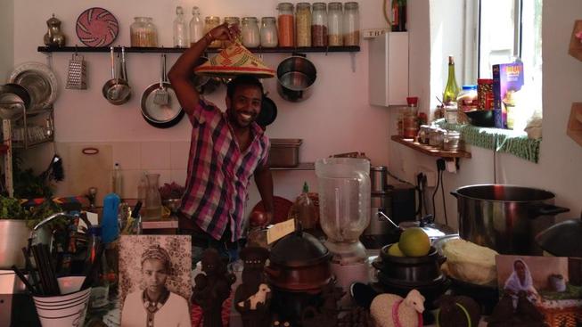 Takhle to vypadá v kuchyni etiopské restaurace Tenat v Tel Avivu_2