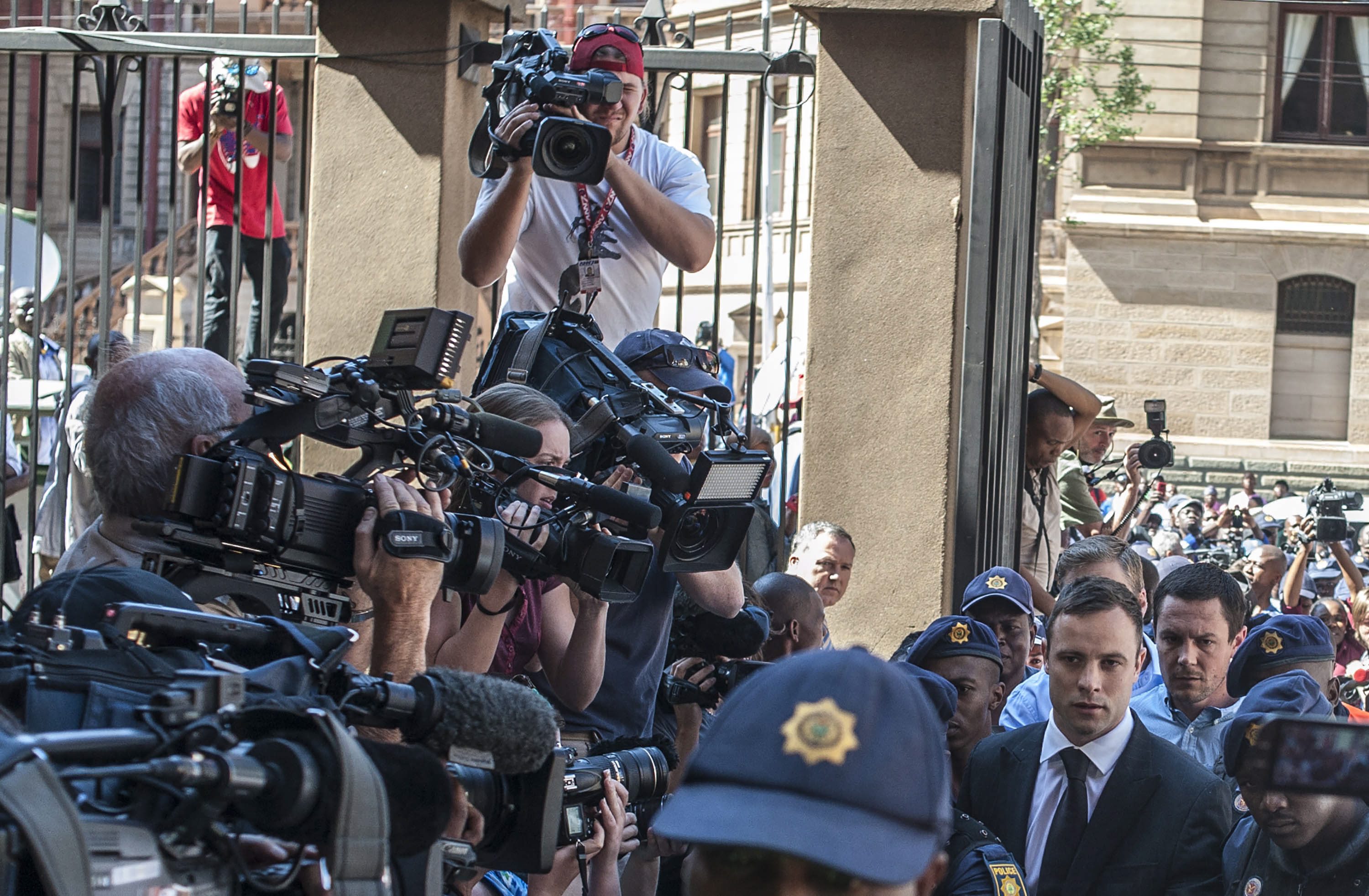 Pistorius dostal za zabití přítelkyně pět let