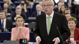Juncker řídí Evropu. Jeho 'komise poslední šance' schválena
