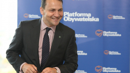 Sikorski má problém. Je zralý na demisi