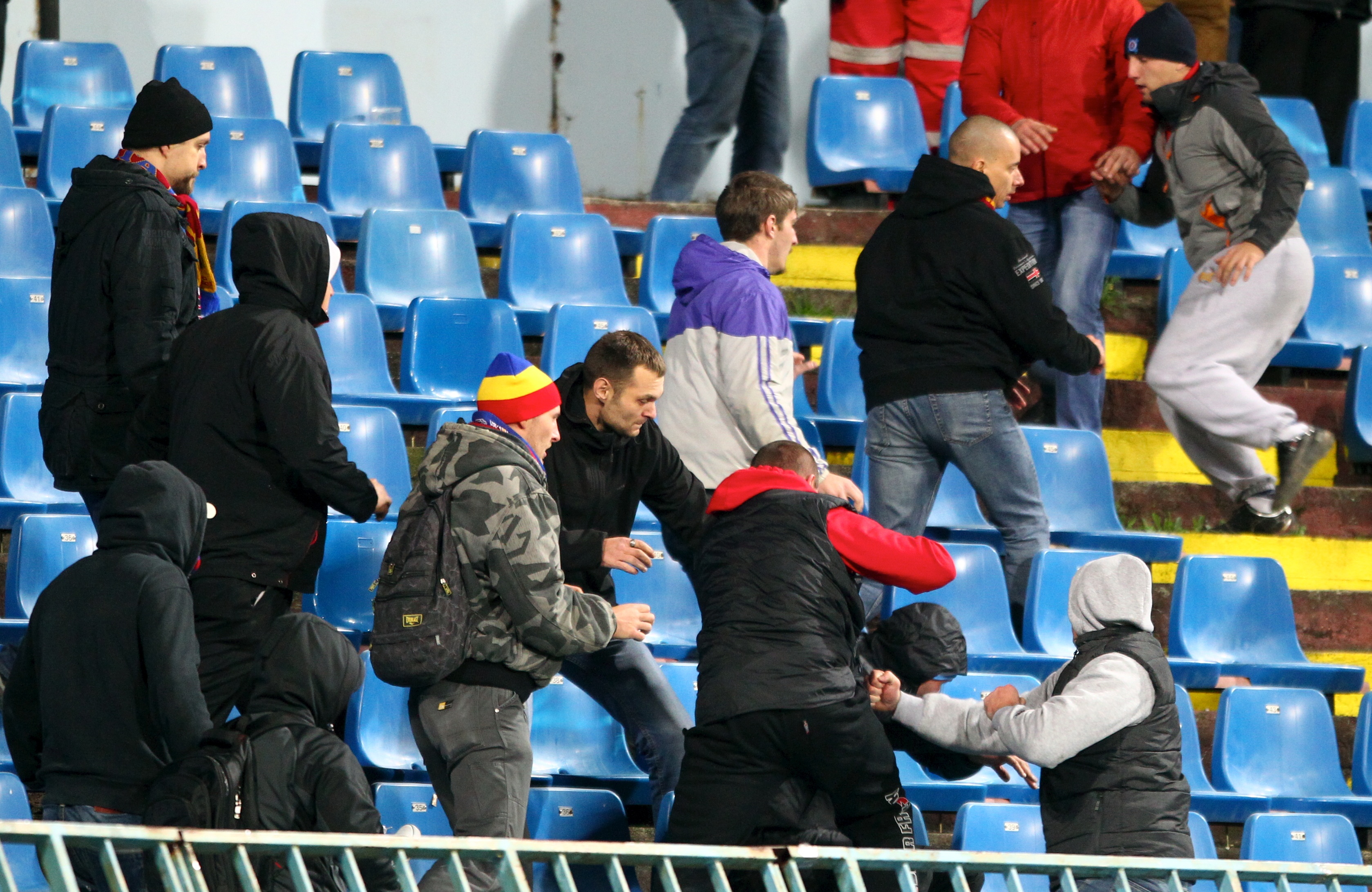 UEFA vyšetřuje Spartu a Slovan kvůli výtržnostem