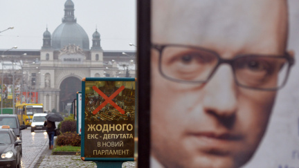 Na Ukrajině zatím vítězí Lidová fronta. Sečteno je 90 procent hlasů