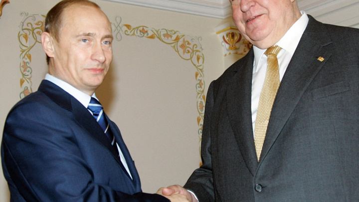 Kohl kritizuje Západ za chování k Rusku