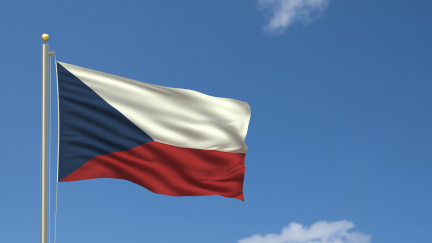 Aktualizováno: Na velvyslanectví ve Vídni shořela česká vlajka