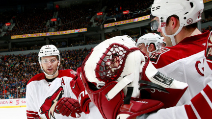 Hanzal se v NHL blýskl hattrickem, Voráček bodoval podeváté v řadě